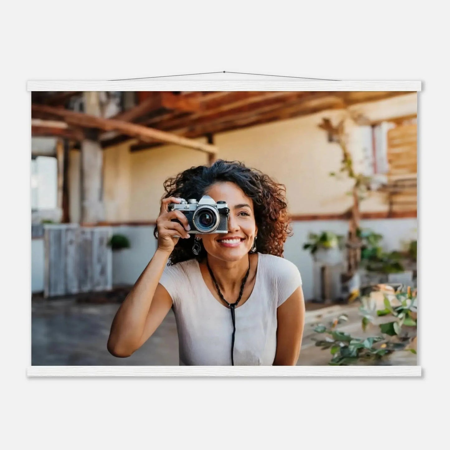 Dekoration mit Charakter. Personalized with Hanger – Custom Photo on Masters Edition Paper: zeitlos und harmonisch. Schlicht, elegant und wirkungsvoll.