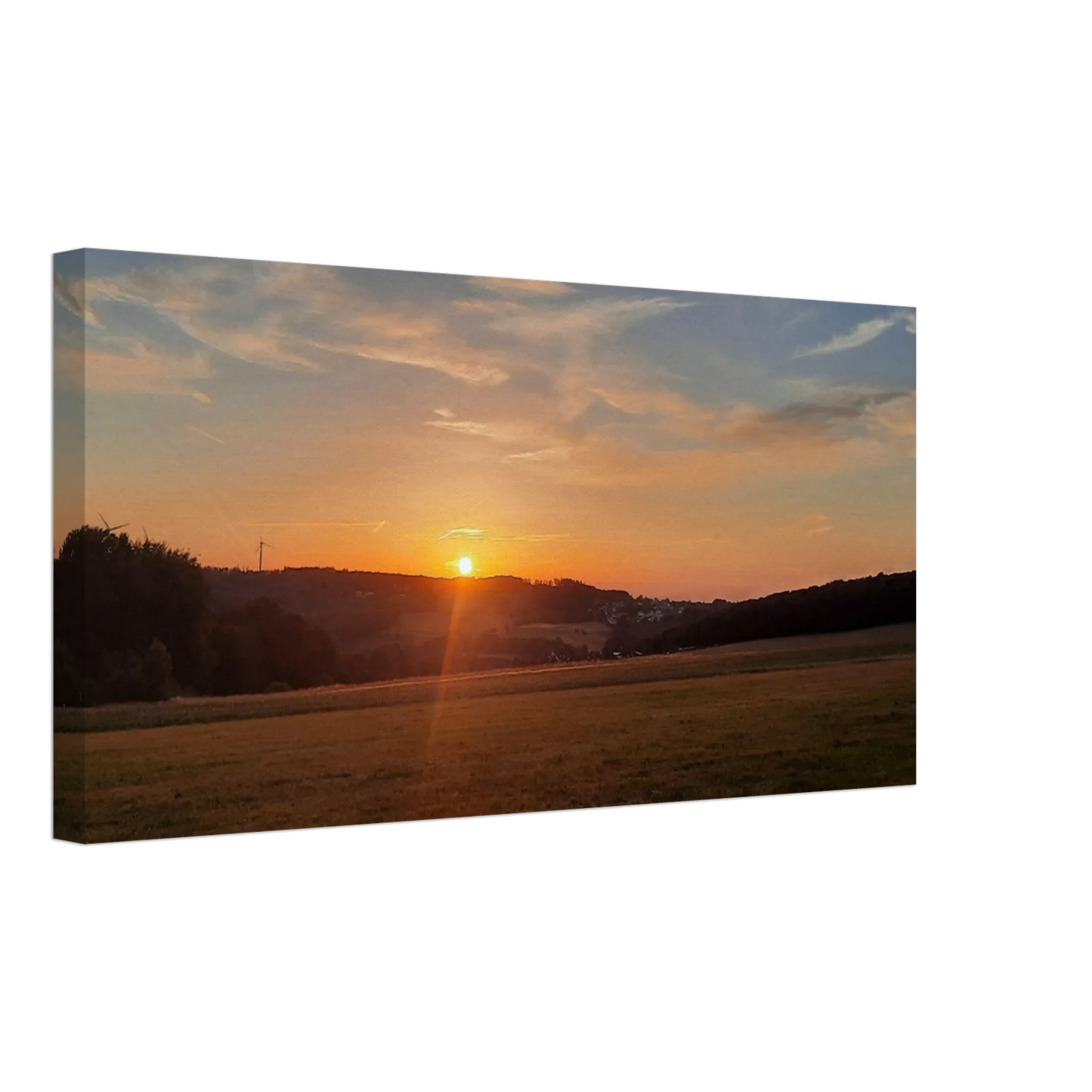 Stimmungsvolle Wandkunst für stilvolle Räume. Abendrot in den Hügeln - Landschaftsbild auf Leinwand im Westerwald: zeitlos und harmonisch. Schlicht, elegant und wirkungsvoll.