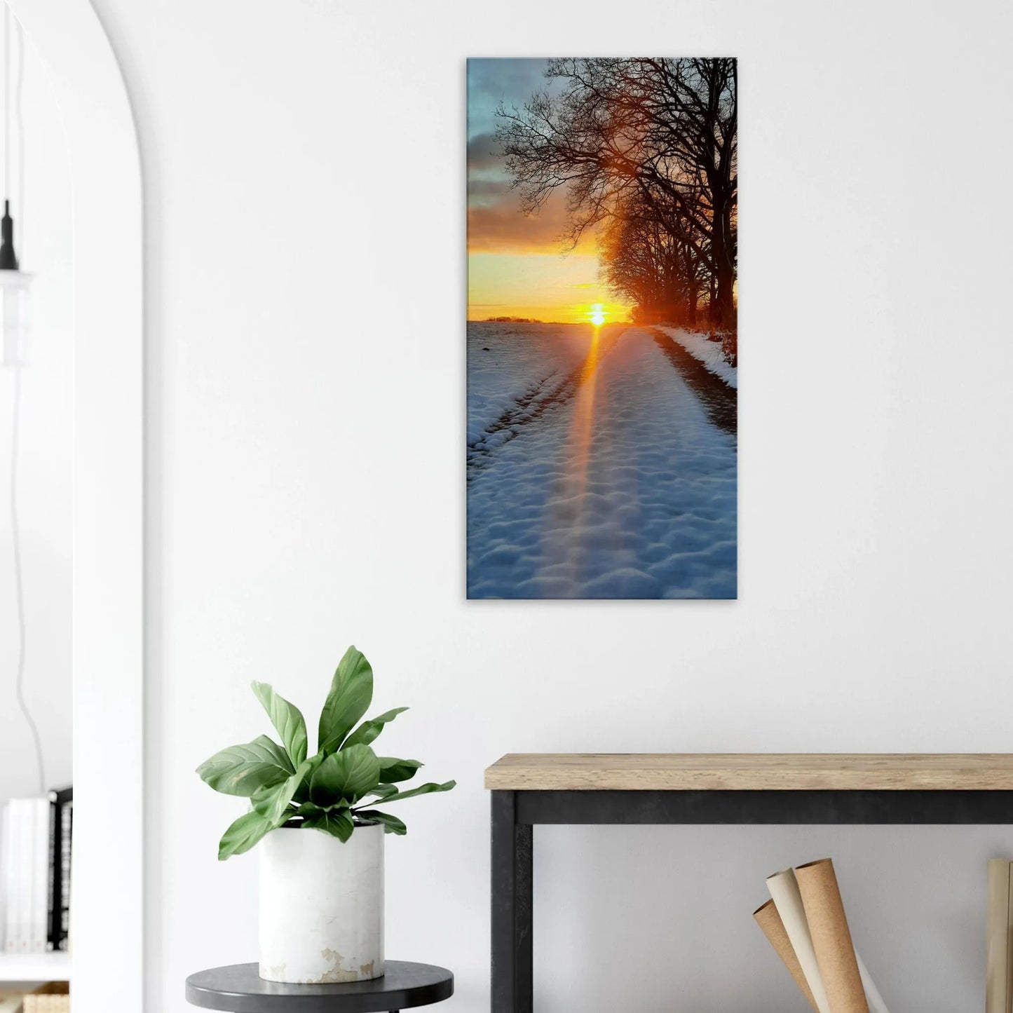 Stimmungsvolle Wandkunst für stilvolle Räume. Abendrot Vor Einer Malerischen Landschaft – Hochwertiger Leinwanddruck: zeitlos und harmonisch. Eine besondere Bereicherung für jeden Raum.