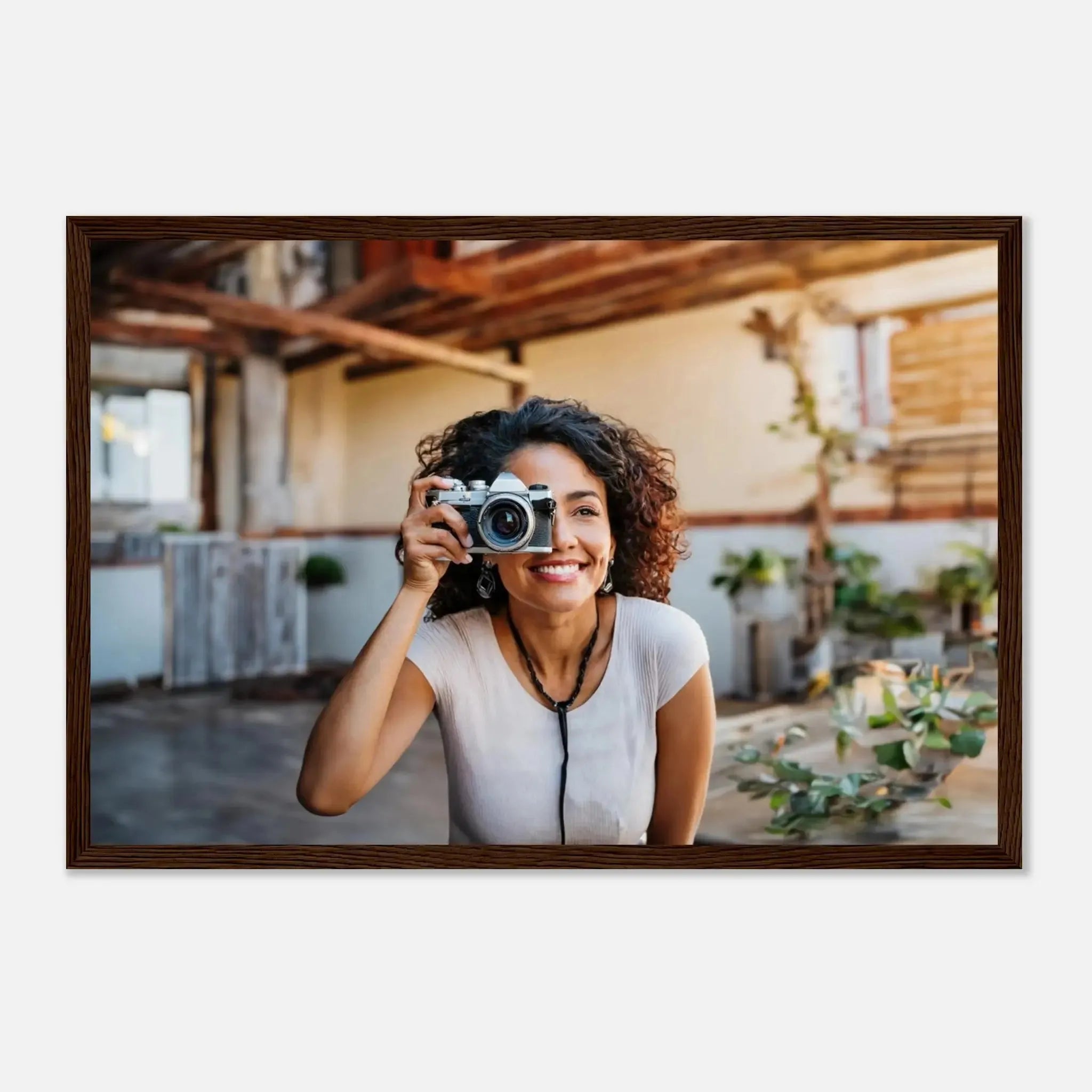 Ein Ausdruck moderner Ästhetik. Personalisierbares Holzrahmen- – Elegantes individuelles Foto Kunstwerk: zeitlos und harmonisch. Schlicht, elegant und wirkungsvoll.