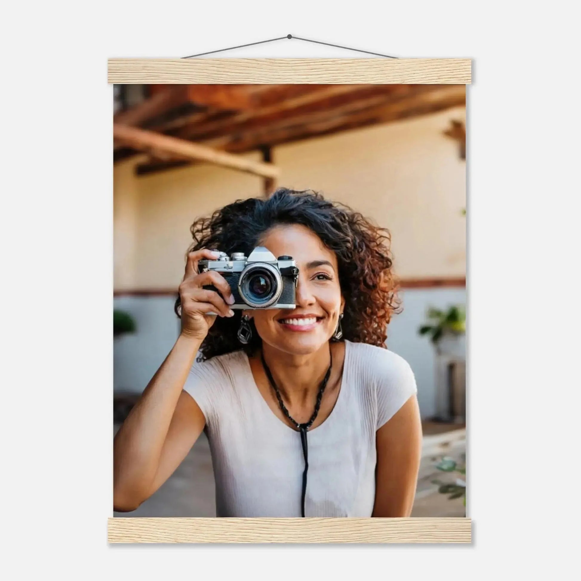 Stimmungsvolle Wandkunst für stilvolle Räume. Personalisierbares  mit Aufhängern – Minimalistische Holzleisten für Vintage-Charme: zeitlos und harmonisch. Schlicht, elegant und wirkungsvoll.
