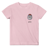 Dekoration mit Charakter. Classic Baby Crewneck T-shirt personalisiertes Kindershirt zu Weihnachten🎅: zeitlos und harmonisch. Schlicht, elegant und wirkungsvoll.