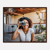 Stimmungsvolle Wandkunst für stilvolle Räume. Personalisierbares Holzrahmen- – Elegantes individuelles Foto Kunstwerk: zeitlos und harmonisch. Eine besondere Bereicherung für jeden Raum.