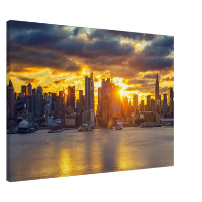 Ein Ausdruck moderner Ästhetik. Stadt vor einem Einzigartigen Sonnenaufgang - Wohnraumverschönerung 70x100: für stilvolle Raumgestaltung. Schlicht, elegant und wirkungsvoll.