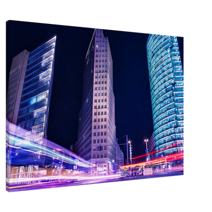 Stimmungsvolle Wandkunst für stilvolle Räume. Berlin bei Nacht Canvas Art Print – Premium Textured Wandbild: passt in jedes Ambiente. Schlicht, elegant und wirkungsvoll.