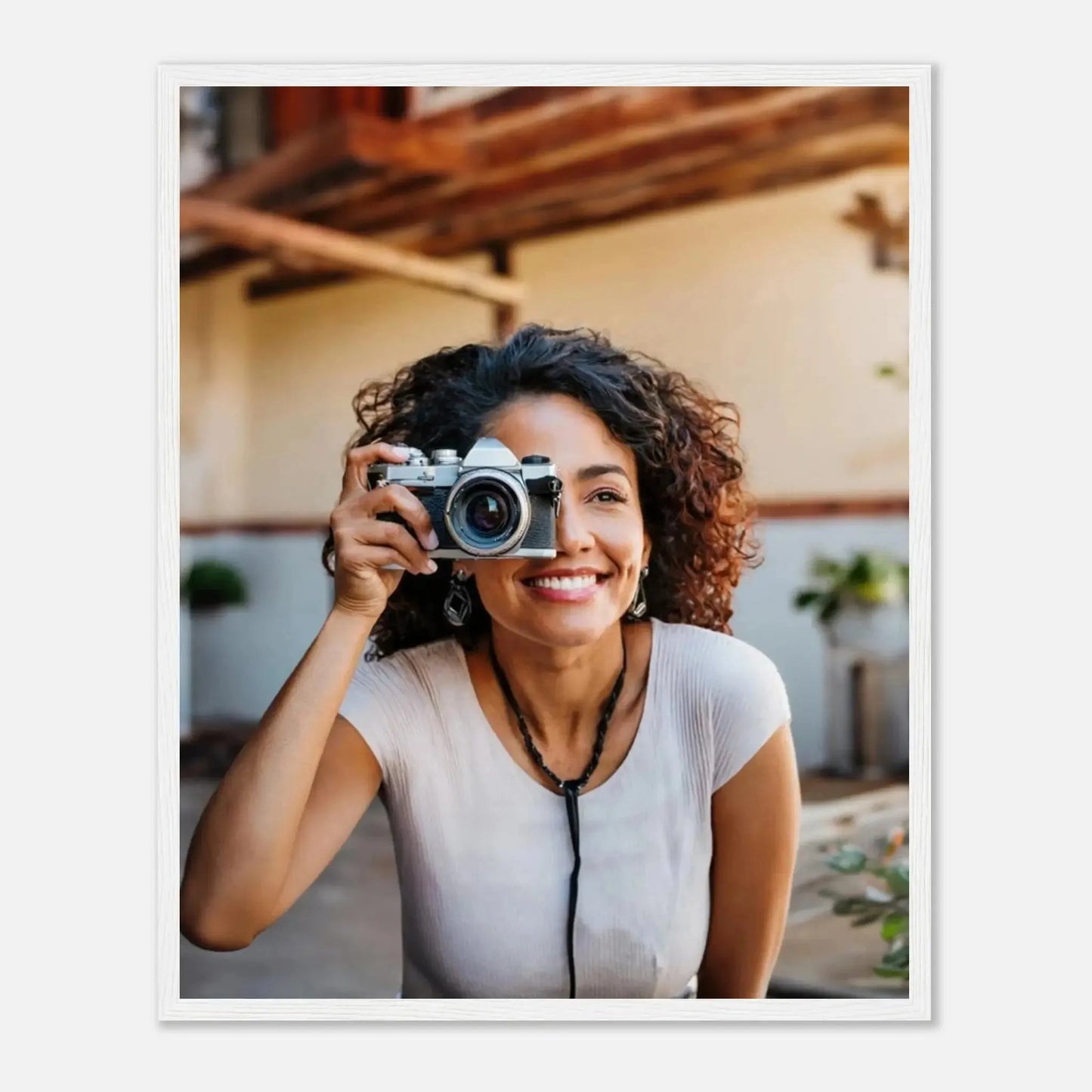 Dekoration mit Charakter. Personalisierbares Holzrahmen- – Elegantes individuelles Foto Kunstwerk: für stilvolle Raumgestaltung. Eine besondere Bereicherung für jeden Raum.