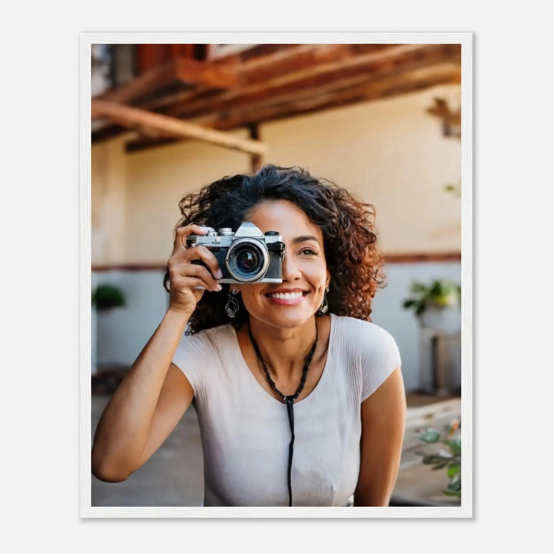 Dekoration mit Charakter. Personalisierbares Holzrahmen- – Elegantes individuelles Foto Kunstwerk: für stilvolle Raumgestaltung. Eine besondere Bereicherung für jeden Raum.