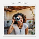 Dekoration mit Charakter. Personalized  with Hanger – Custom Photo on Masters Edition Paper: zeitlos und harmonisch. Schlicht, elegant und wirkungsvoll.