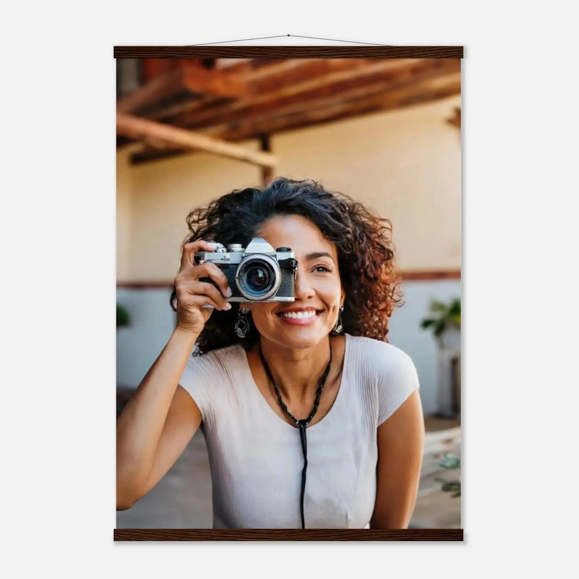 Stimmungsvolle Wandkunst für stilvolle Räume. Personalisierbares  mit Aufhängern – Minimalistische Holzleisten für Vintage-Charme: zeitlos und harmonisch. Schlicht, elegant und wirkungsvoll.