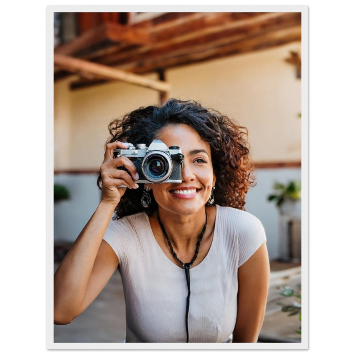 Dekoration mit Charakter. Premium Matte Paper Wooden Framed: zeitlos und harmonisch. Schlicht, elegant und wirkungsvoll.