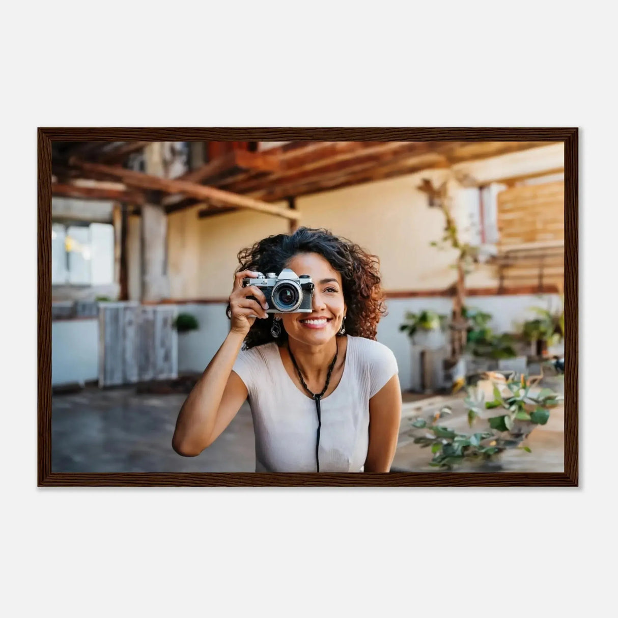 Dekoration mit Charakter. Personalisierbares Holzrahmen- – Elegantes individuelles Foto Kunstwerk: für stilvolle Raumgestaltung. Eine besondere Bereicherung für jeden Raum.