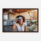 Dekoration mit Charakter. Personalisierbares Holzrahmen- – Elegantes individuelles Foto Kunstwerk: für stilvolle Raumgestaltung. Eine besondere Bereicherung für jeden Raum.