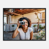 Dekoration mit Charakter. Personalisierbares Holzrahmen- – Elegantes individuelles Foto Kunstwerk: für stilvolle Raumgestaltung. Eine besondere Bereicherung für jeden Raum.