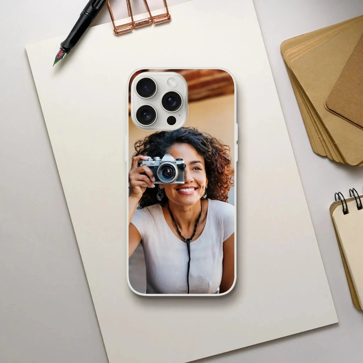 Stimmungsvolle Wandkunst für stilvolle Räume. Flexibles TPU iPhone Case – Matt Transparent Hülle für iPhone Modelle: passt in jedes Ambiente. Eine besondere Bereicherung für jeden Raum.