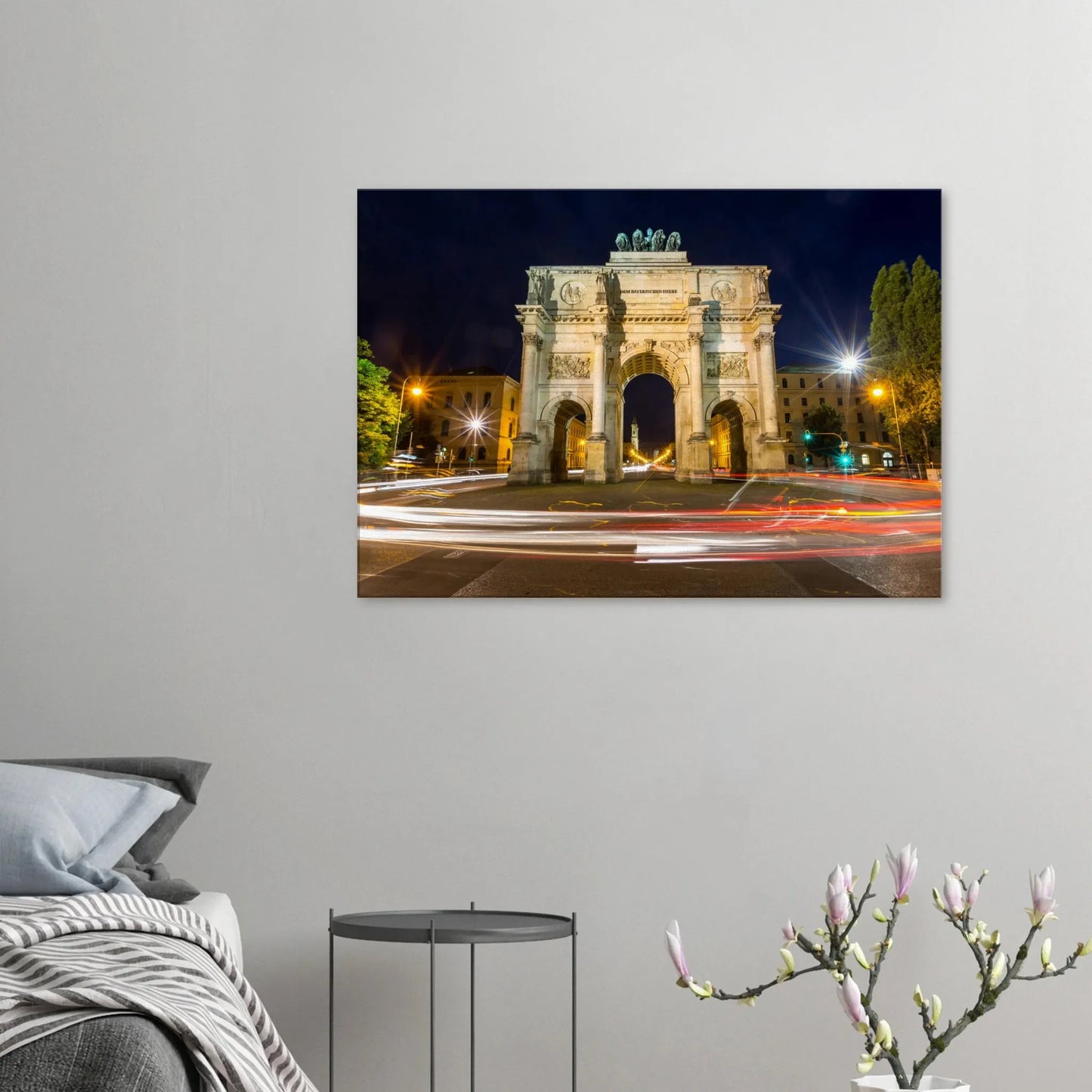 Ein Ausdruck moderner Ästhetik. Leinwanddruck  München bei Nacht – Kunstwerk auf hochwertiger Leinwand: zeitlos und harmonisch. Eine besondere Bereicherung für jeden Raum.