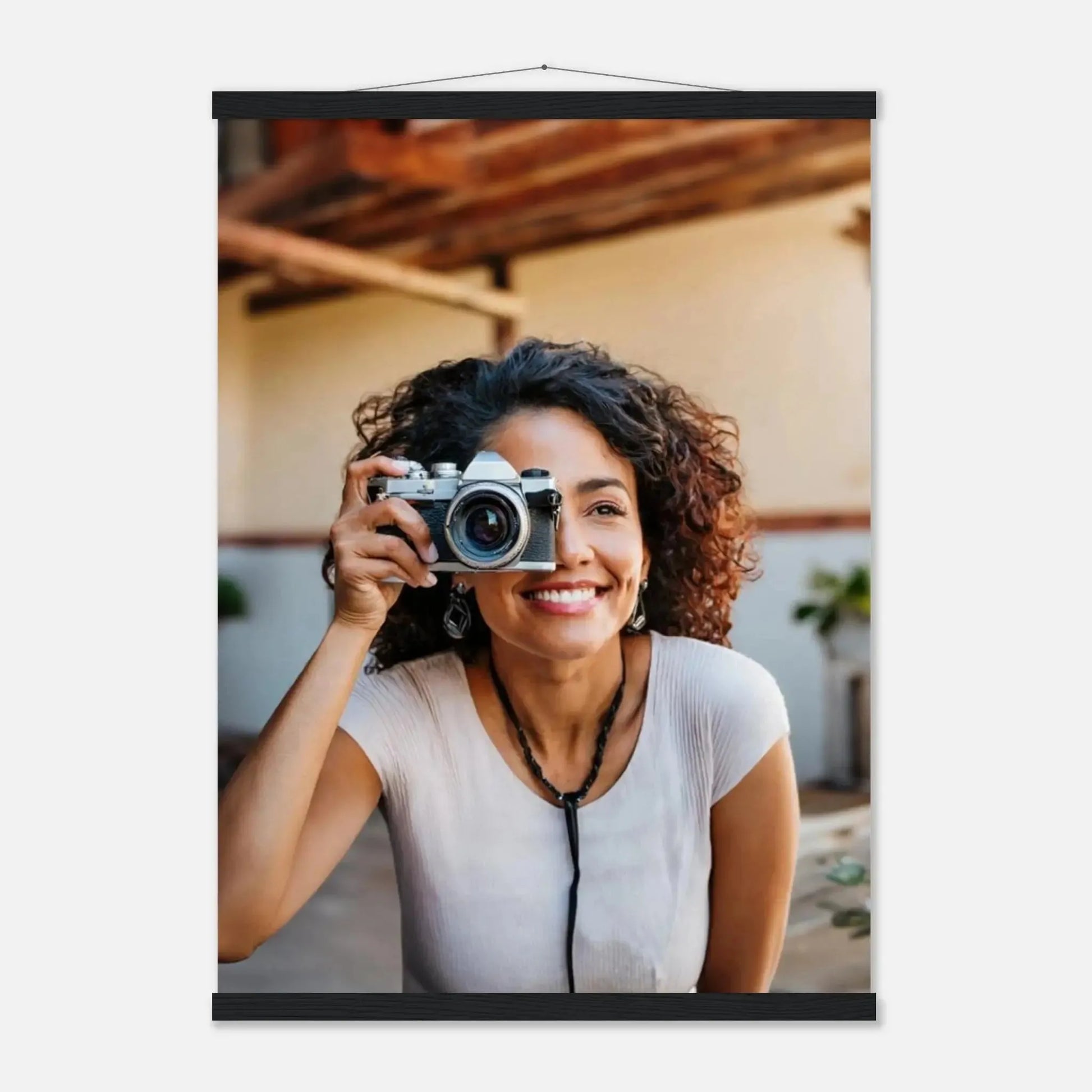 Stimmungsvolle Wandkunst für stilvolle Räume. Personalisierbares  mit Aufhängern – Minimalistische Holzleisten für Vintage-Charme: zeitlos und harmonisch. Schlicht, elegant und wirkungsvoll.
