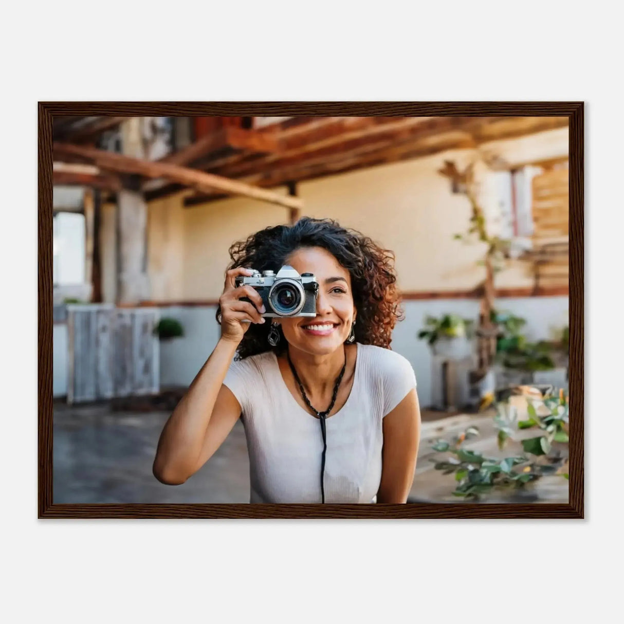 Dekoration mit Charakter. Personalisierbares Holzrahmen- – Elegantes individuelles Foto Kunstwerk: für stilvolle Raumgestaltung. Eine besondere Bereicherung für jeden Raum.