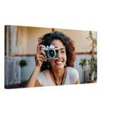 Dekoration mit Charakter. Dein Foto auf Leinwand – Verewigen Sie Ihre Familienportraits: zeitlos und harmonisch. Eine besondere Bereicherung für jeden Raum.