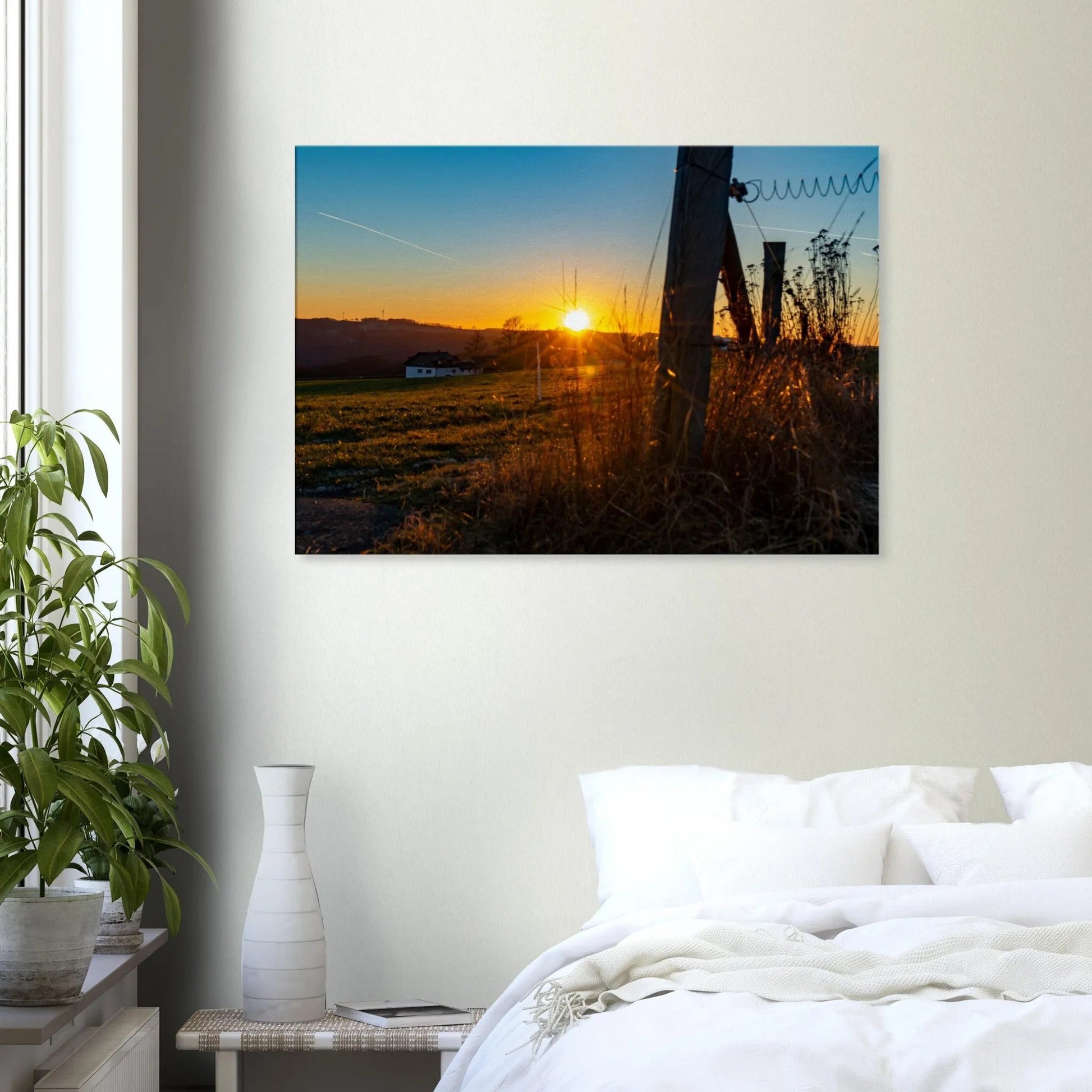 Ein Ausdruck moderner Ästhetik. Kunstdruck auf Leinwand - Obermörsbach im Abendrot 70x100 cm / 28x40″: passt in jedes Ambiente. Schlicht, elegant und wirkungsvoll.