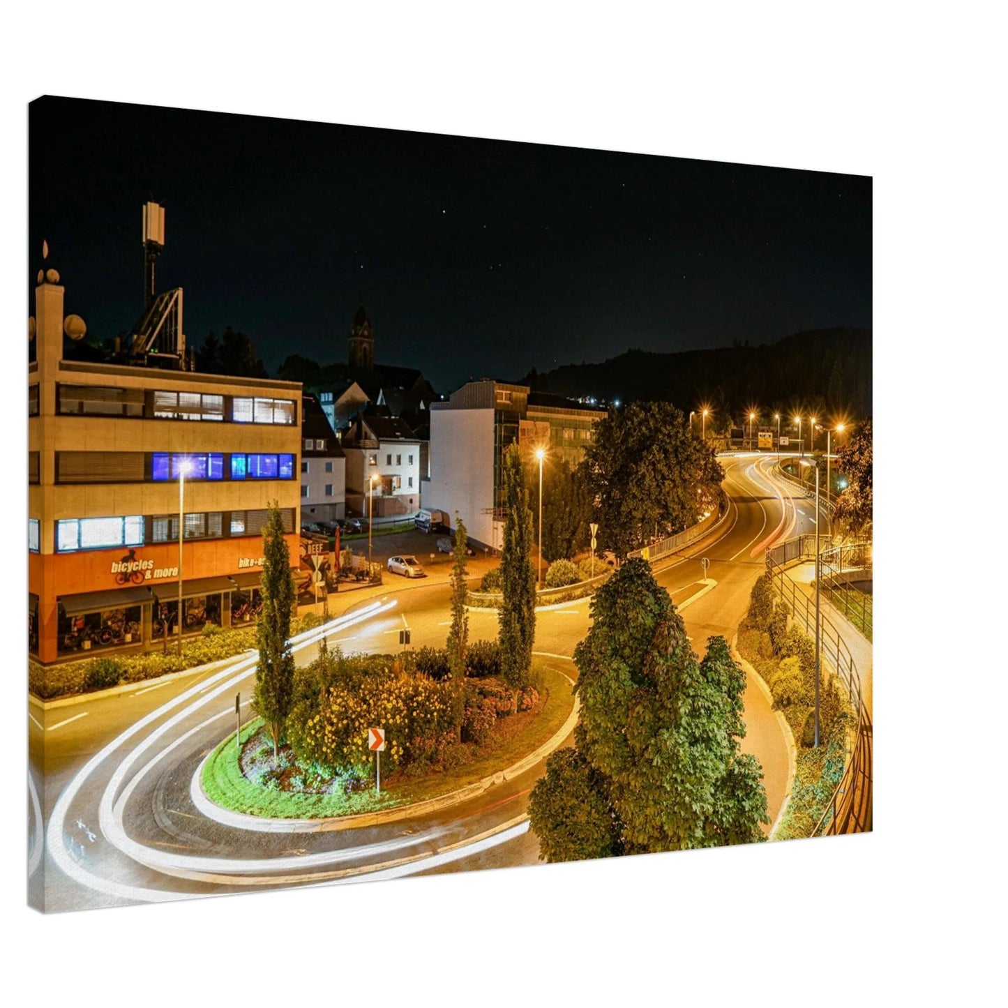 Ein Ausdruck moderner Ästhetik. Leinwand  - Betzdorf bei Nacht  70x100 cm: passt in jedes Ambiente. Eine besondere Bereicherung für jeden Raum.