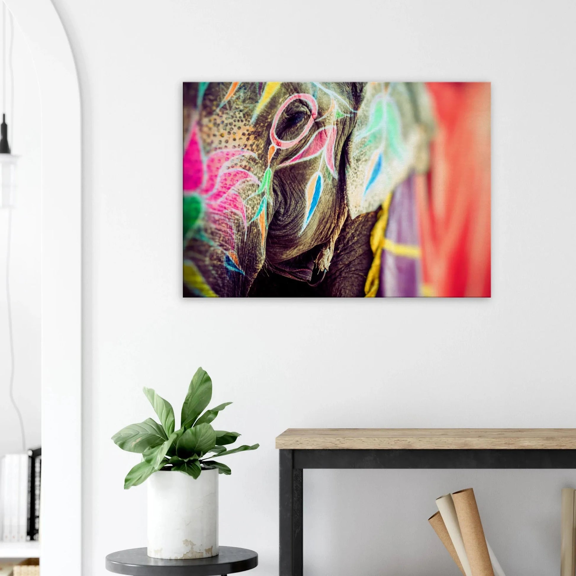 Stimmungsvolle Wandkunst für stilvolle Räume. Leinwandbild Kunstdruck Bunter Elefant 70x100 cm / 28x40″: passt in jedes Ambiente. Schlicht, elegant und wirkungsvoll.