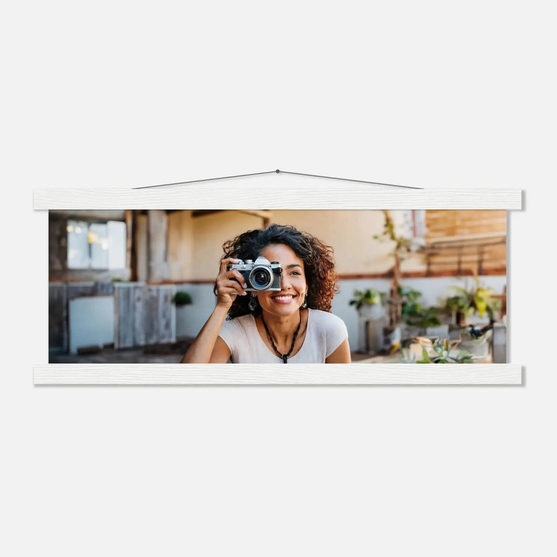 Ein Ausdruck moderner Ästhetik. Individuelles Selbstportrait  mit Holzleisten – Dein Foto als Kunstwerk: zeitlos und harmonisch. Eine besondere Bereicherung für jeden Raum.