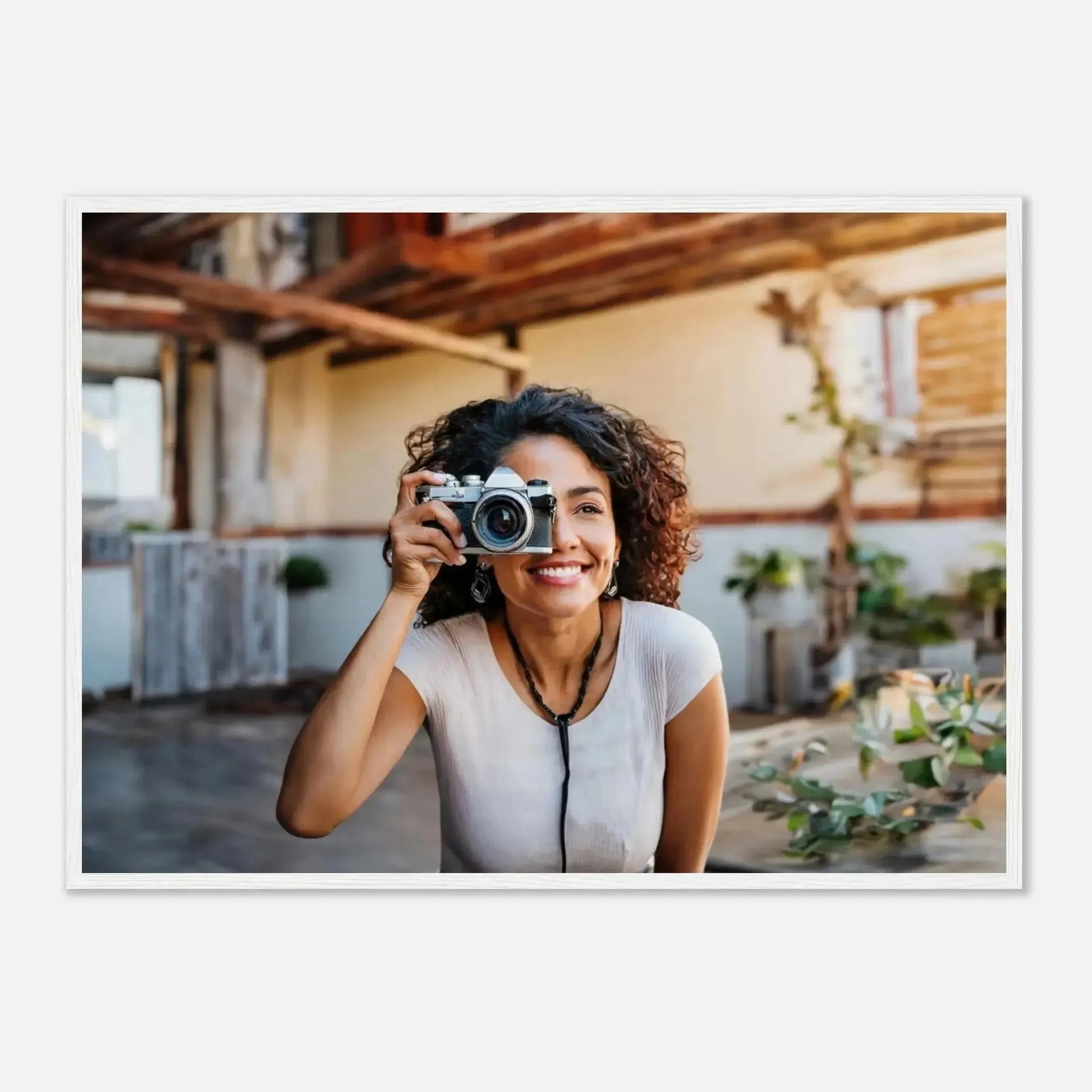 Ein Ausdruck moderner Ästhetik. Personalisierbares Holzrahmen- – Elegantes individuelles Foto Kunstwerk: zeitlos und harmonisch. Eine besondere Bereicherung für jeden Raum.