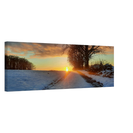 Dekoration mit Charakter. Hochwertiger Kunstdruck auf Leinwand – Abendsonne Westerwald: für stilvolle Raumgestaltung. Eine besondere Bereicherung für jeden Raum.