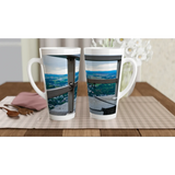 Liebevoll gestaltete personalisierte Tasse. Weiße Latte Tasse – Fototasse mit individuellen Daten und: ideal für Büro, Homeoffice oder Zuhause. Perfekt als Geschenk für jeden Anlass.
