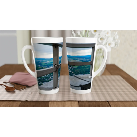 Liebevoll gestaltete personalisierte Tasse. Weiße Latte Tasse – Fototasse mit individuellen Daten und: ideal für Büro, Homeoffice oder Zuhause. Perfekt als Geschenk für jeden Anlass.