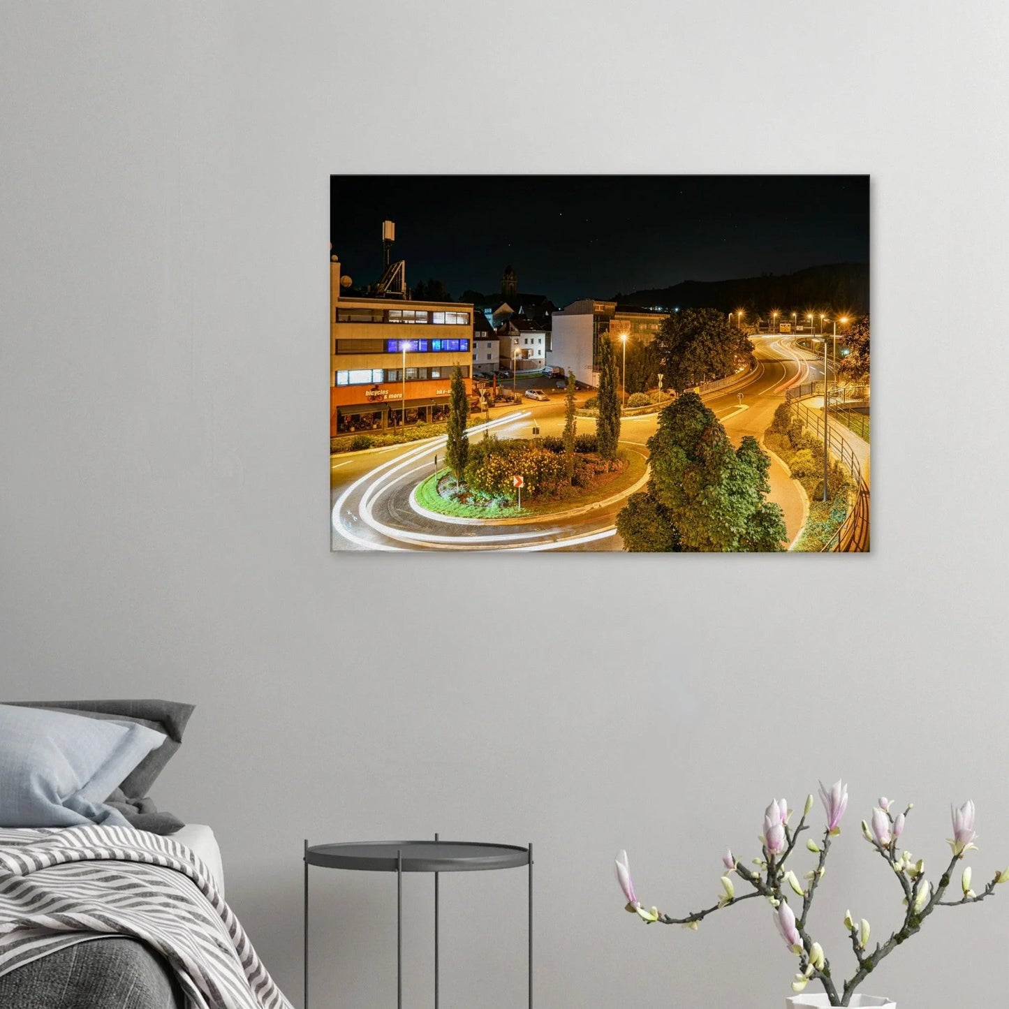 Dekoration mit Charakter. Leinwand  - Betzdorf bei Nacht  70x100 cm: für stilvolle Raumgestaltung. Schlicht, elegant und wirkungsvoll.