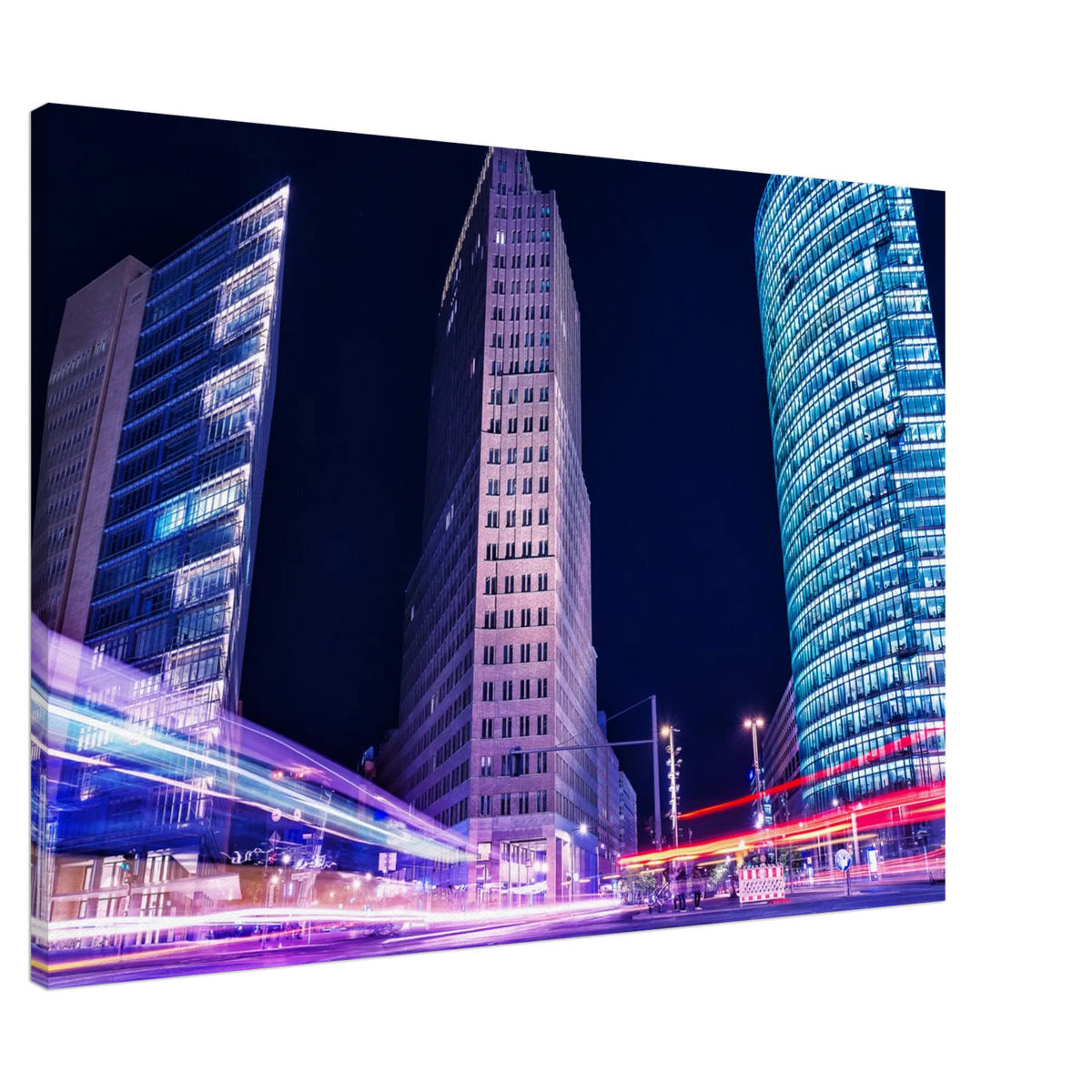Dekoration mit Charakter. Berlin bei Nacht Canvas Art Print – Premium Textured Wandbild: zeitlos und harmonisch. Eine besondere Bereicherung für jeden Raum.