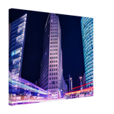 Dekoration mit Charakter. Berlin bei Nacht Canvas Art Print – Premium Textured Wandbild: zeitlos und harmonisch. Eine besondere Bereicherung für jeden Raum.