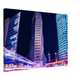 Dekoration mit Charakter. Berlin bei Nacht Canvas Art Print – Premium Textured Wandbild: für stilvolle Raumgestaltung. Eine besondere Bereicherung für jeden Raum.
