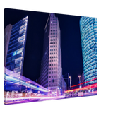 Stimmungsvolle Wandkunst für stilvolle Räume. Berlin bei Nacht Canvas Art Print – Premium Textured Wandbild: zeitlos und harmonisch. Eine besondere Bereicherung für jeden Raum.