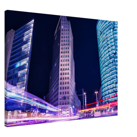 Stimmungsvolle Wandkunst für stilvolle Räume. Berlin bei Nacht Canvas Art Print – Premium Textured Wandbild: zeitlos und harmonisch. Eine besondere Bereicherung für jeden Raum.