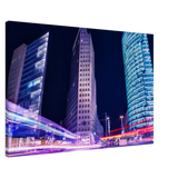 Stimmungsvolle Wandkunst für stilvolle Räume. Berlin bei Nacht Canvas Art Print – Premium Textured Wandbild: zeitlos und harmonisch. Schlicht, elegant und wirkungsvoll.