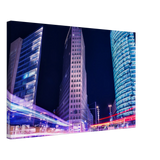 Stimmungsvolle Wandkunst für stilvolle Räume. Berlin bei Nacht Canvas Art Print – Premium Textured Wandbild: zeitlos und harmonisch. Eine besondere Bereicherung für jeden Raum.