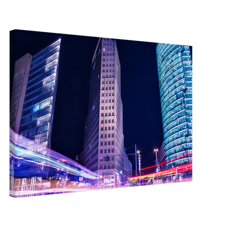 Stimmungsvolle Wandkunst für stilvolle Räume. Berlin bei Nacht Canvas Art Print – Premium Textured Wandbild: zeitlos und harmonisch. Eine besondere Bereicherung für jeden Raum.