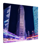 Dekoration mit Charakter. Berlin bei Nacht Canvas Art Print – Premium Textured Wandbild: zeitlos und harmonisch. Schlicht, elegant und wirkungsvoll.