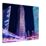 Dekoration mit Charakter. Berlin bei Nacht Canvas Art Print – Premium Textured Wandbild: zeitlos und harmonisch. Eine besondere Bereicherung für jeden Raum.
