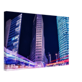 Stimmungsvolle Wandkunst für stilvolle Räume. Berlin bei Nacht Canvas Art Print – Premium Textured Wandbild: zeitlos und harmonisch. Eine besondere Bereicherung für jeden Raum.