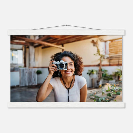 Individuelles Selbstportrait Poster mit Holzleisten – Dein Foto als Kunstwerk – Holzbild mit dekorativer Motivgestaltung