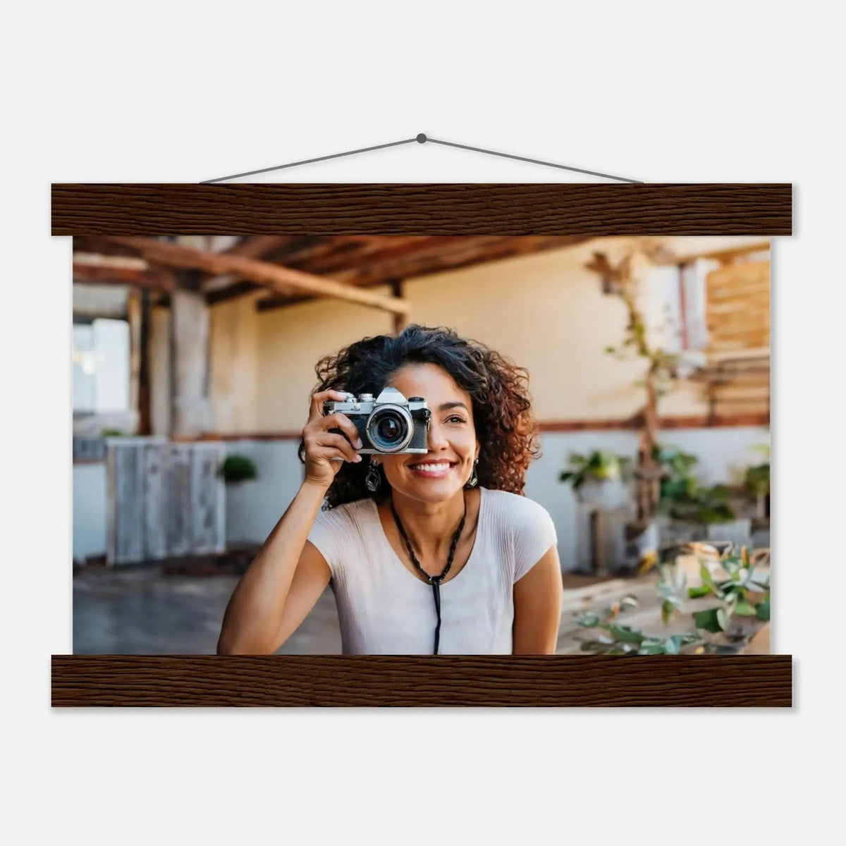 Individuelles Selbstportrait Poster mit Holzleisten – Dein Foto als Kunstwerk – bedruckte Holzplatte mit dekorativer Bildwirkung