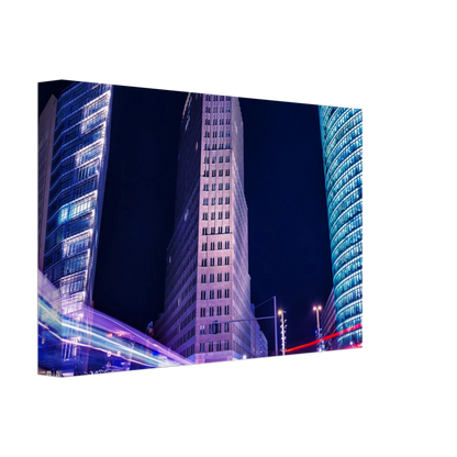 Dekoration mit Charakter. Berlin bei Nacht Canvas Art Print – Premium Textured Wandbild: passt in jedes Ambiente. Schlicht, elegant und wirkungsvoll.