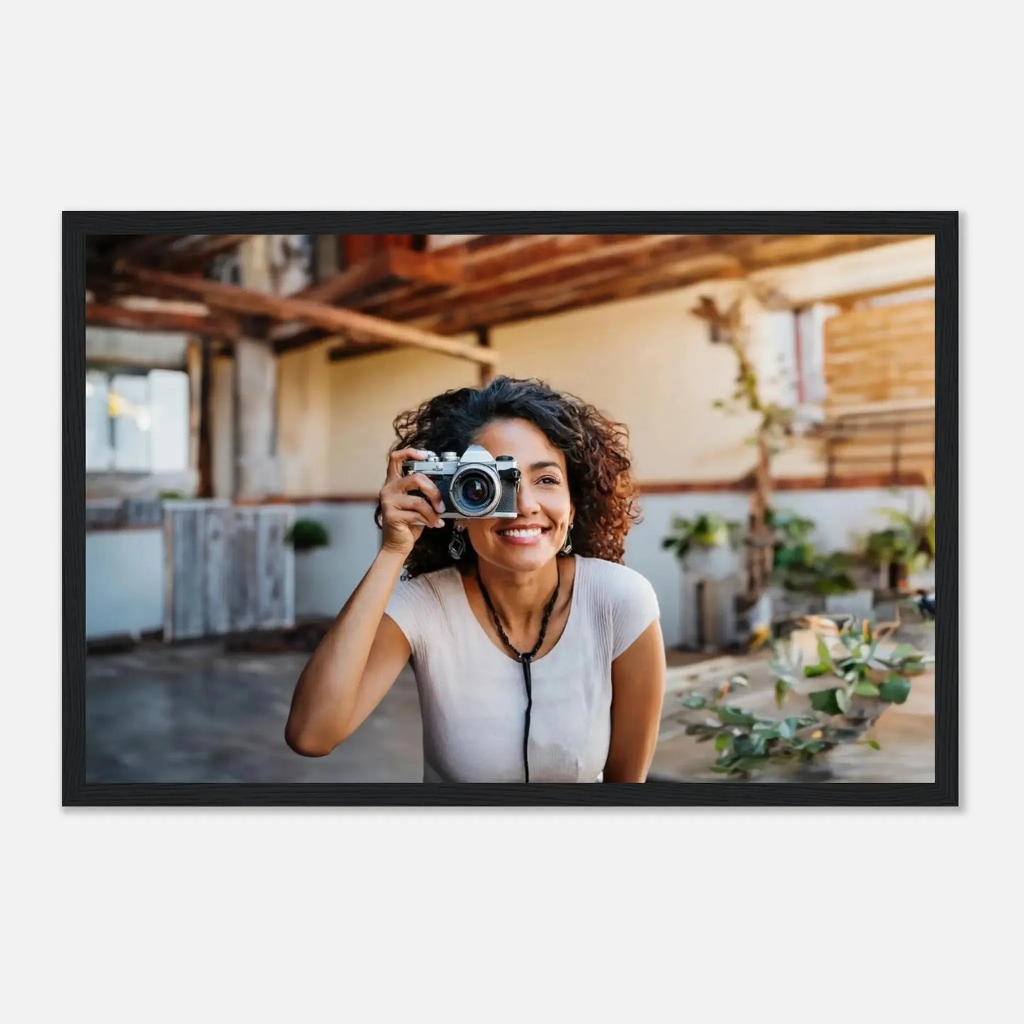 Dekoration mit Charakter. Personalisierbares Holzrahmen- – Elegantes individuelles Foto Kunstwerk: für stilvolle Raumgestaltung. Eine besondere Bereicherung für jeden Raum.