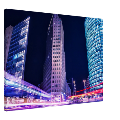 Stimmungsvolle Wandkunst für stilvolle Räume. Berlin bei Nacht Canvas Art Print – Premium Textured Wandbild: für stilvolle Raumgestaltung. Schlicht, elegant und wirkungsvoll.
