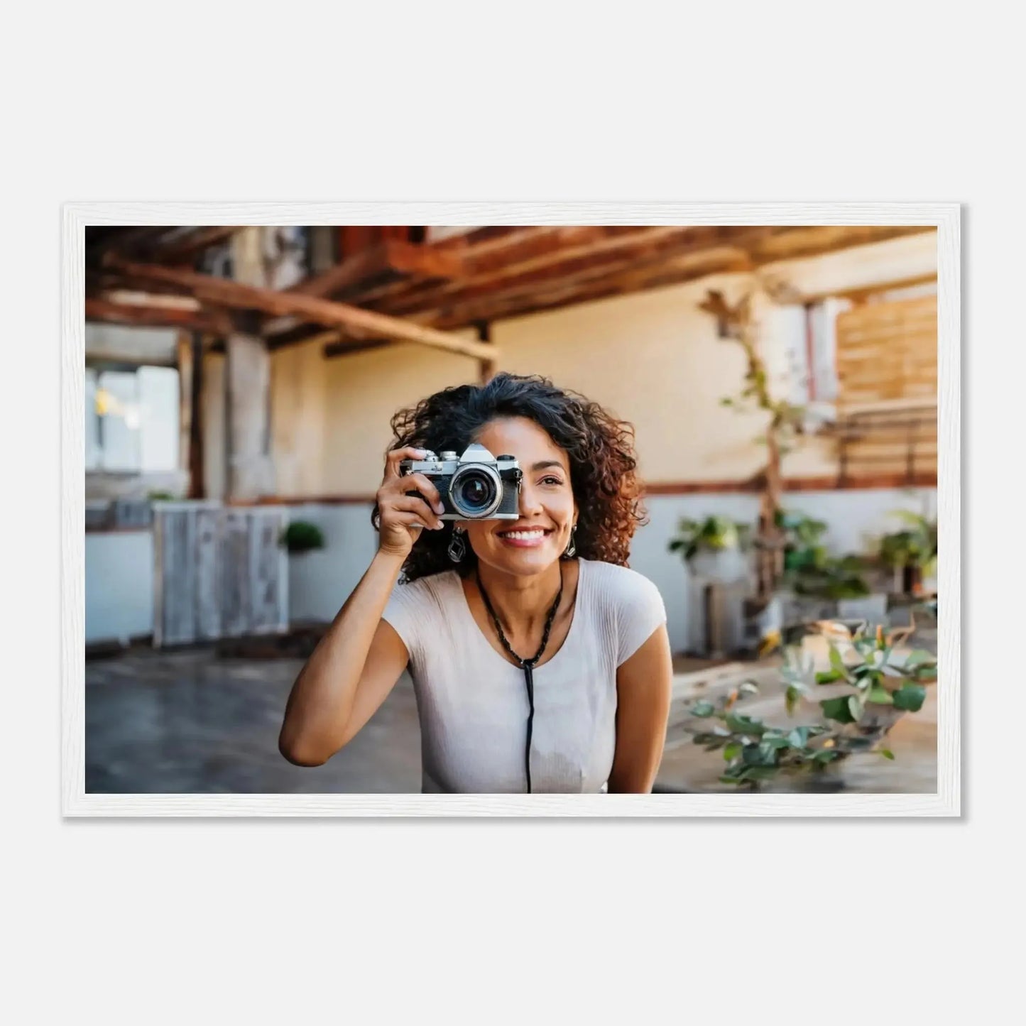 Ein Ausdruck moderner Ästhetik. Personalisierbares Holzrahmen- – Elegantes individuelles Foto Kunstwerk: zeitlos und harmonisch. Eine besondere Bereicherung für jeden Raum.