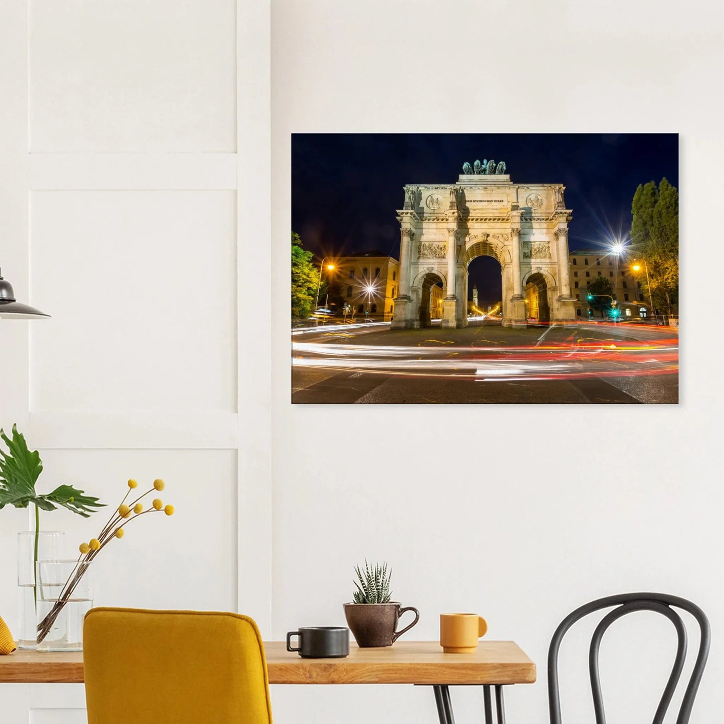 Ein Ausdruck moderner Ästhetik. Leinwanddruck  München bei Nacht – Kunstwerk auf hochwertiger Leinwand: für stilvolle Raumgestaltung. Schlicht, elegant und wirkungsvoll.