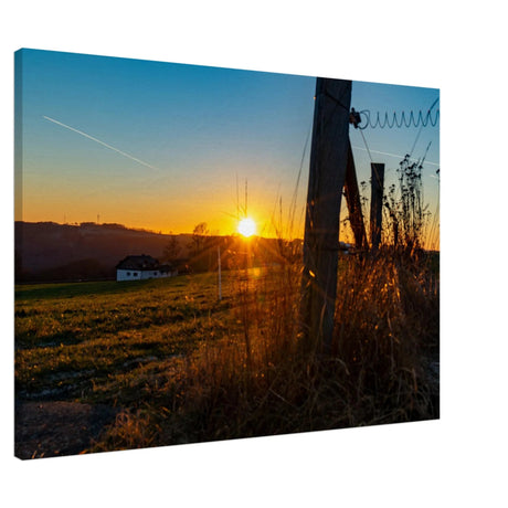 Dekoration mit Charakter. Kunstdruck auf Leinwand - Obermörsbach im Abendrot 70x100 cm / 28x40″: zeitlos und harmonisch. Schlicht, elegant und wirkungsvoll.